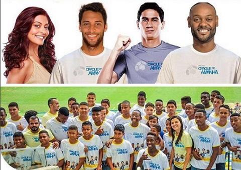 Contra coronavírus, Juliana Paes e jogadores doam 9 toneladas de produtos 