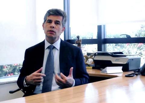 Bolsonaro se reúne em Brasília com possível substituto de Mandetta