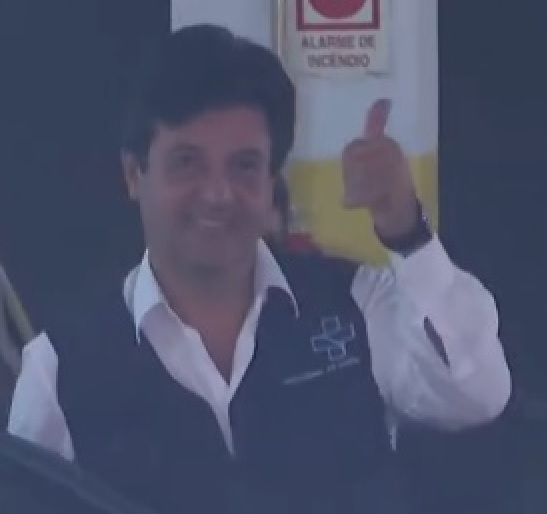 Mandetta se reúne com Bolsonaro e rumores de demissão aumentam 