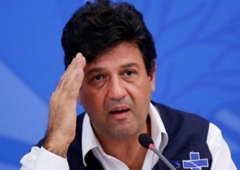 Mandetta anuncia que foi demitido por Bolsonaro 