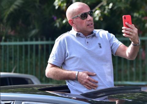 Rafael Ilha participa de carreata a favor de Bolsonaro, pedindo fim da quarentena