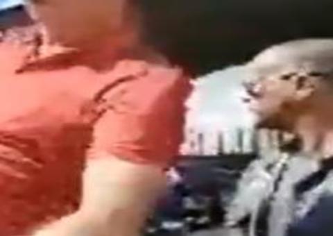 Bolsonaro participa de manifestação pelo fim da quarentena em Brasília