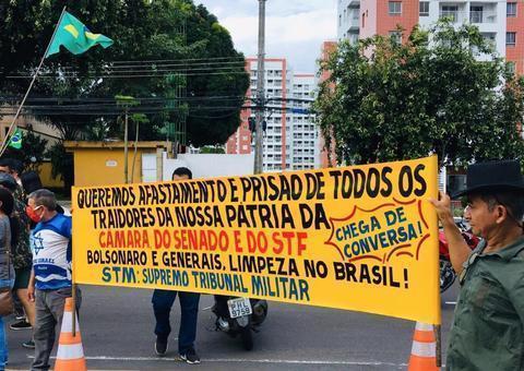 Manauaras pedem AI-5 e intervenção militar em manifestação a favor de Bolsonaro