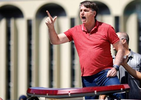 Eu sou a Constituição, diz Bolsonaro ao defender democracia um dia após ato pró-golpe militar