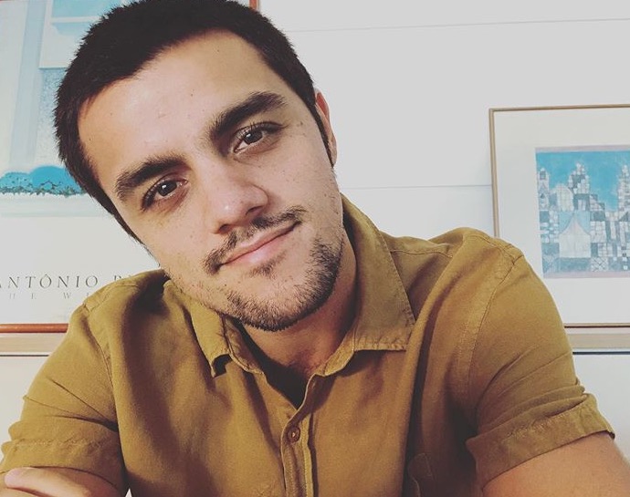 Felipe Simas se recupera do coronavírus e comemora fim do isolamento