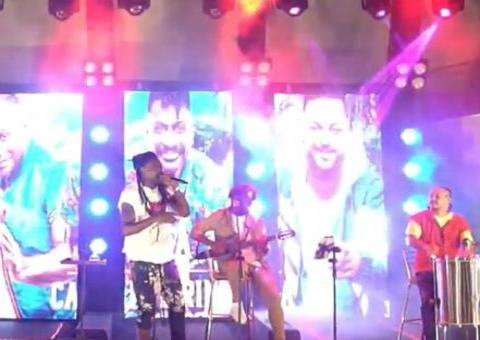 Em live, Pixote relembra grandes sucessos e derrete corações apaixonados; Assista 