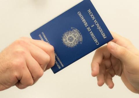 Minirreforma trabalhista é revogada por Bolsonaro