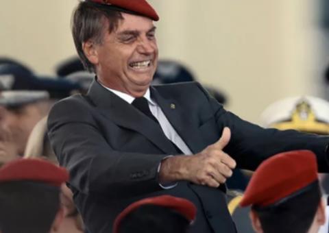Bolsonaro quer reabertura de escolas militares na próxima segunda-feira
