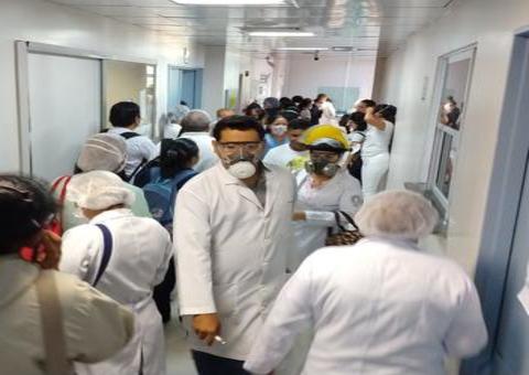 Profissionais da saúde denunciam Susam por gerar aglomerações em filas de ponto eletrônico