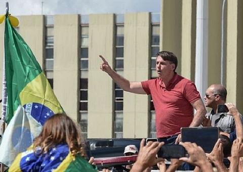 STF autoriza apuração de ato pró-golpe militar com participação de Bolsonaro
