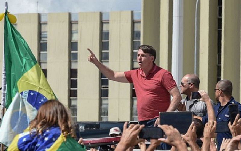 STF autoriza apuração de ato pró-golpe militar com participação de Bolsonaro