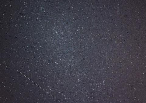 Amazonenses aguardam para ver chuva de meteoros na madrugada desta quarta 