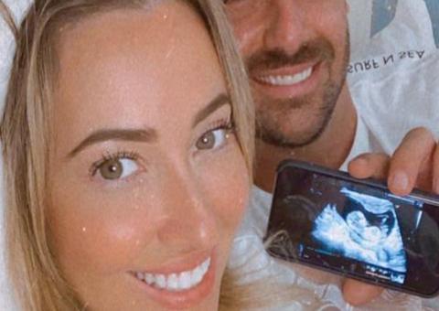 Eduardo Bolsonaro anuncia que será pai pela primeira vez