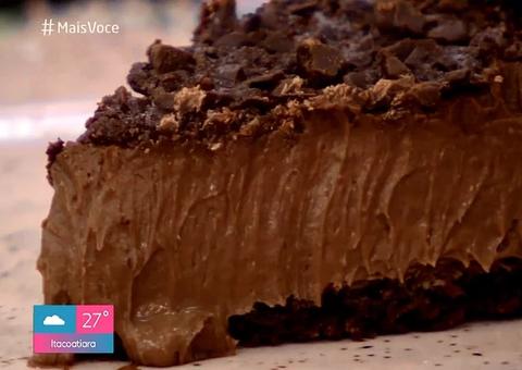 Diferentão: Aprenda a fazer bolo de chocolate cremoso