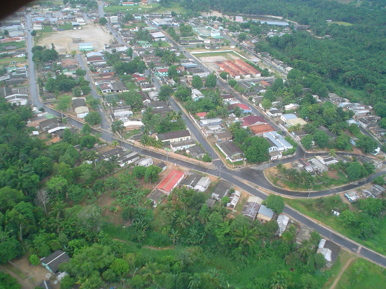 Prefeito reduz o próprio salário, do vice e dos secretários para enfrentar pandemia no Amazonas 