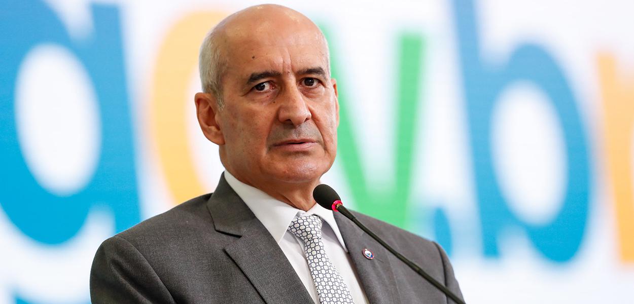 Após pedido de intervenção no Amazonas, ministro general Ramos vai consultar governador