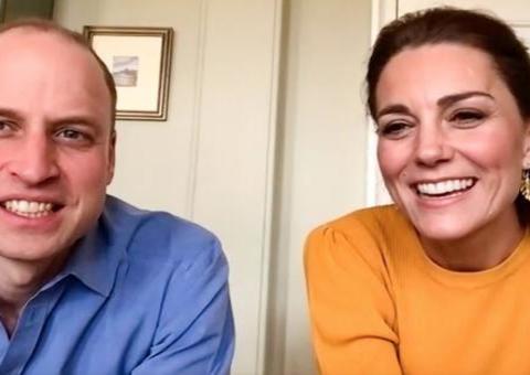 Familia real compartilha foto inédita de príncipe Louis em aniversário de 2 anos