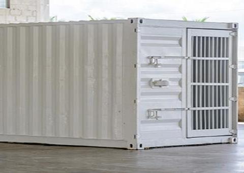 Entidades condenam abrigo de detentos em contêineres para conter Covid-19