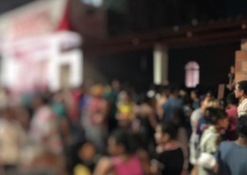 Armados, homens fazem família refém e roubam R$ 10 mil de drogaria em Manaus