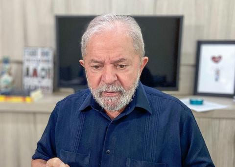 Lula pede adesão ao 'fora, Bolsonaro' ao falar em destruição da democracia