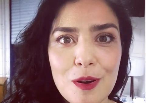 Letícia Sabatella posta foto rara da filha e impressiona com semelhança