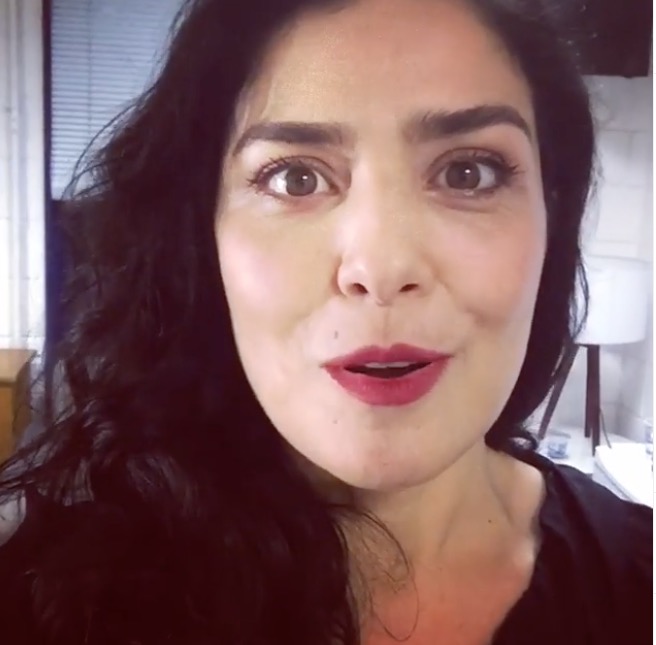 Letícia Sabatella posta foto rara da filha e impressiona com semelhança