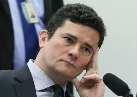 Sérgio Moro se impõe e ameaça pedir demissão caso Valeixo deixe PF