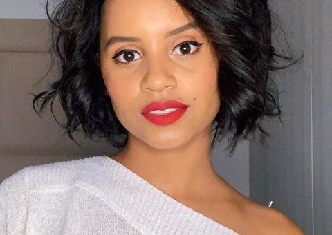 Ex-BBB Gleici posta foto rara de lingerie e curvas impressionam