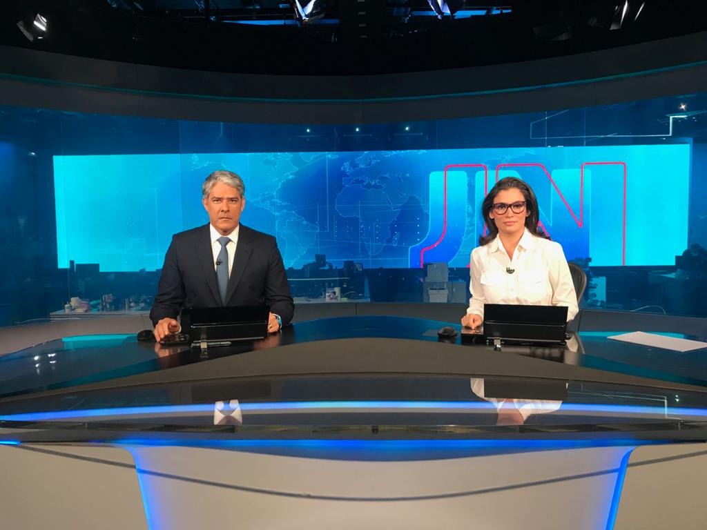 Jornal Nacional exibe vídeo de mulher que morreu em porta de hospital em Manaus