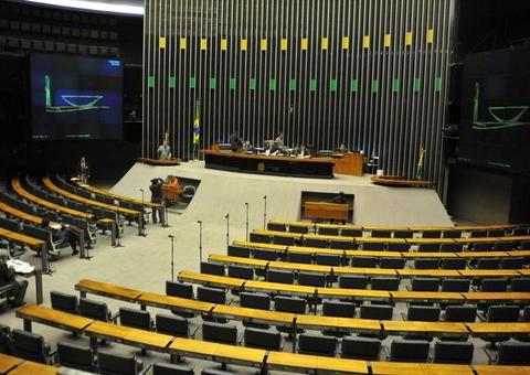 Câmara aprova texto-base de projeto que suspende pagamento do Fies por crise do coronavírus