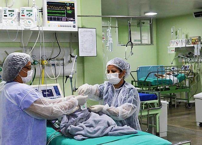 Governo tem 12 horas para ampliar leitos de UTI para hemodiálise no Amazonas