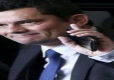 Moro exibe conversa com Bolsonaro temendo por investigação contra bolsonaristas  