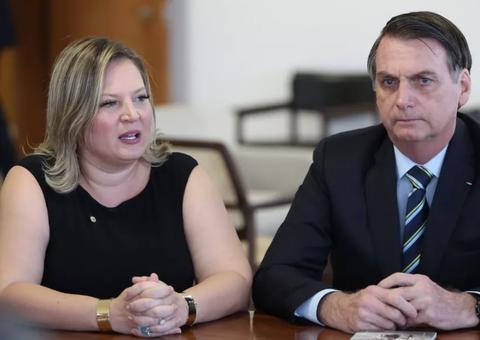 Líder do PSL protocola pedido de impeachment de Bolsonaro 