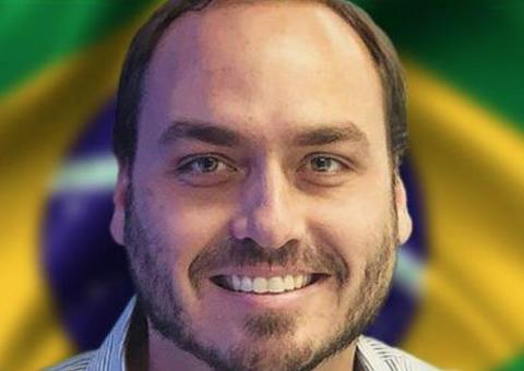 Carlos Bolsonaro é identificado pela PF como articulador em esquema criminoso de fake news