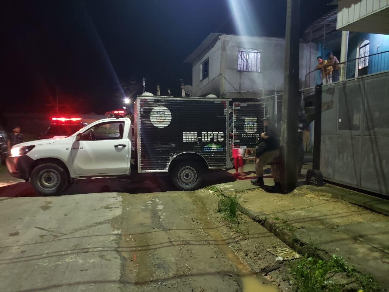 Eletricista é assassinado a facadas no quintal da própria residência em Manaus