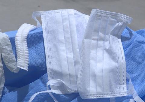 Com falta EPI's, enfermeiros pedem doações para continuarem atuando em hospital de Manaus