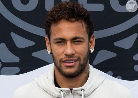 Durante quarentena, Neymar surpreende ao tocar sucesso de John Legend no piano