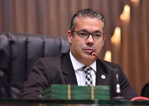 Deputados do Amazonas assinam nota de apoio a Josué Neto