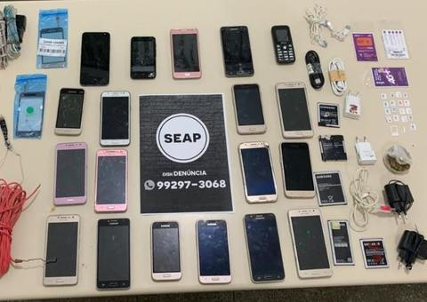 Drogas e quase 20 celulares são arremessados para dentro da UPP em Manaus