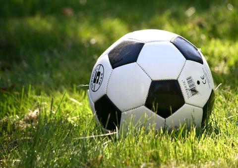 Com mais de 26 mil mortes por Covid-19 na Itália, treinos de futebol voltarão em maio