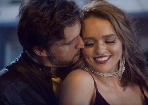 Sertanejo Léo Chaves se derrete por Rafa Kalimann durante live: 'ela é incrível'