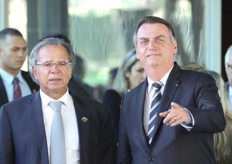 Em meio a rumores de pedido de demissão, Bolsonaro diz que Guedes é o 'homem que decide economia'