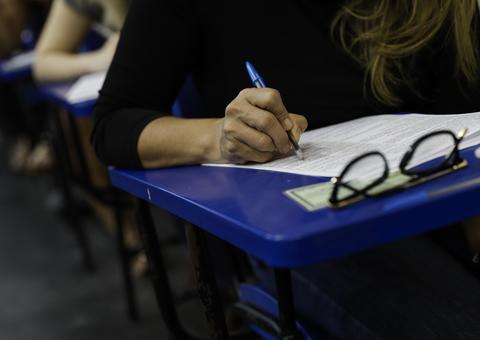 Governo suspende prazos de validade de concursos públicos no Amazonas 