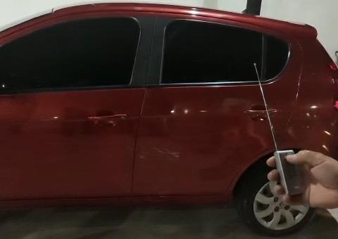 Dupla é presa após usar ‘Chapolin’ para furtar veículos em estacionamento de supermercado em Manaus 