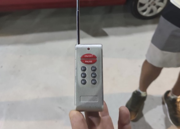 Dupla é presa após usar ‘Chapolin’ para furtar veículos em estacionamento de supermercado em Manaus 