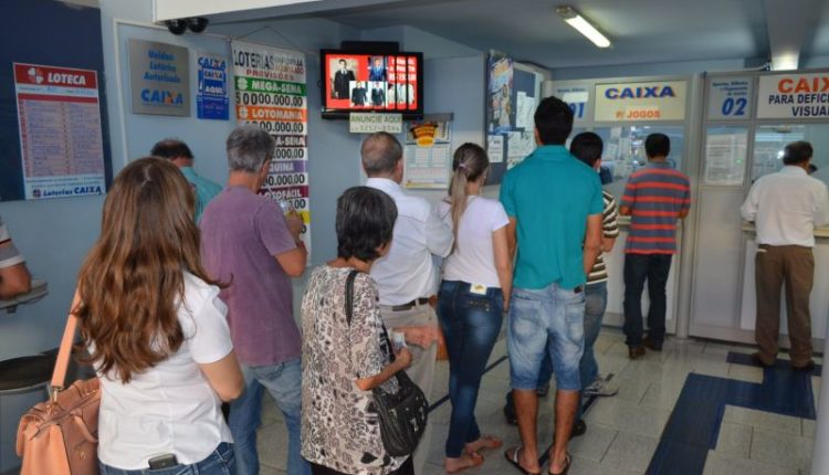 Veja quem pode realizar o saque do auxílio emergencial nesta terça-feira 