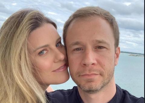 Esposa de Tiago Leifert se declara e anuncia gravidez