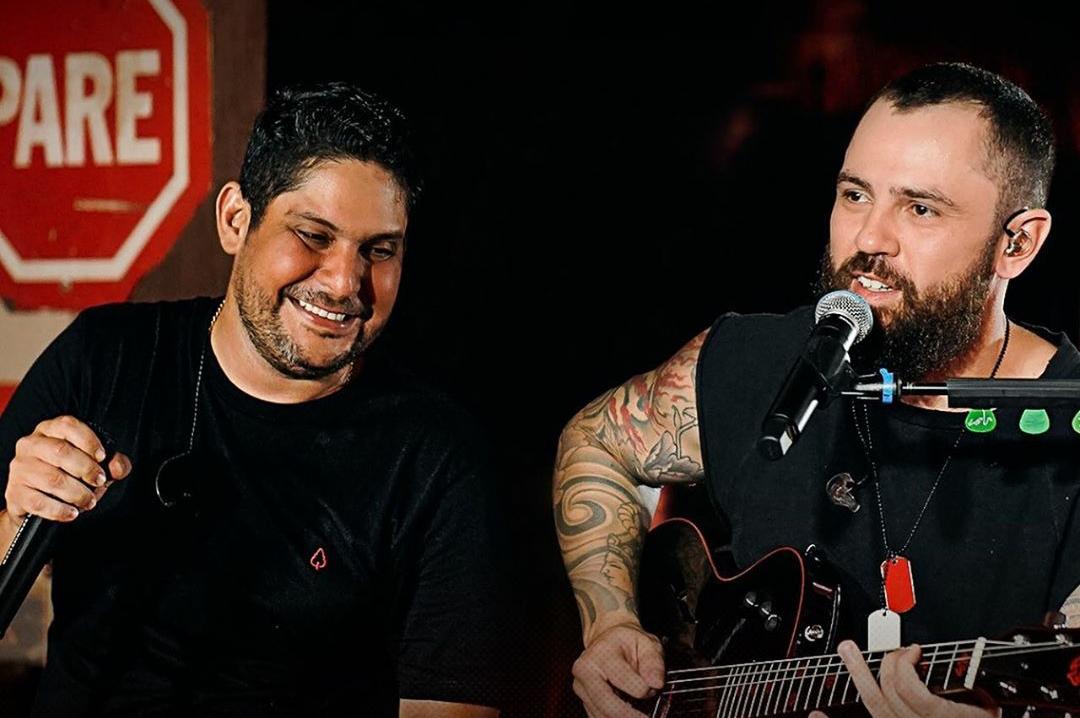 Jorge e Mateus agitam internet com nova Live 