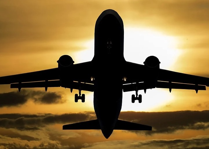 Trump diz que Brasil enfrenta ‘grande surto’ e sugere interromper voos 