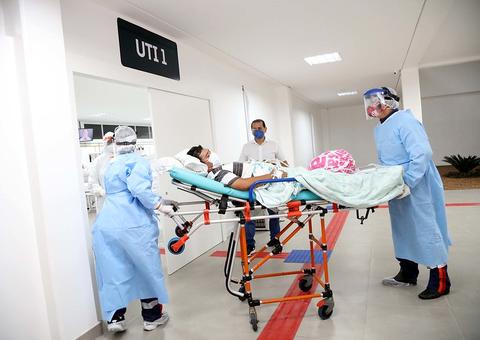 Quase mil pacientes internados aguardam exames para Covid-19 no Amazonas